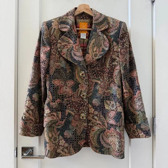 ❌❌SOLD❌❌ Vintage Christian Lacroix paisley tapestry blazer with rhinestone Sz 10 - Picture 3 of 12